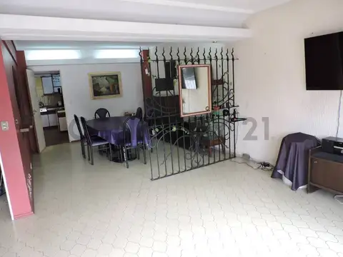 Venta departamento 5 ambientes con cochera en Caballito