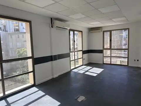 Oficina en Alquiler 20 años