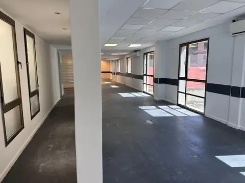 Oficina en Alquiler al Norte