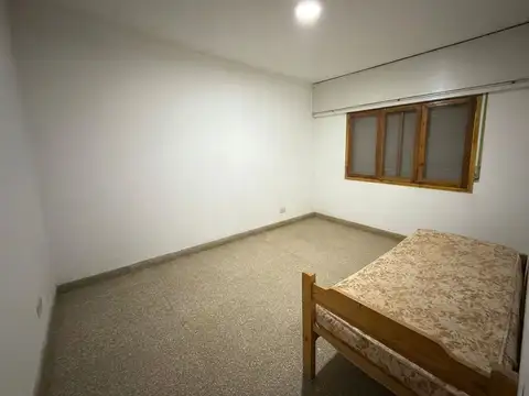 Casa 6 ambientes con 1 baño