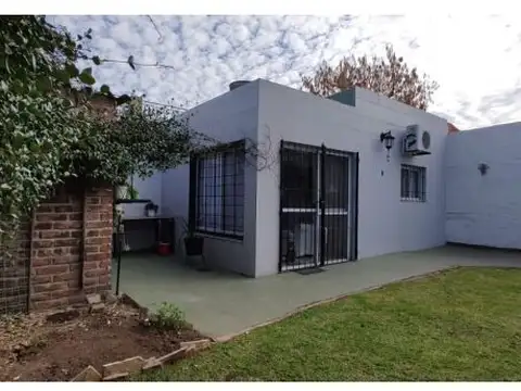PH TIPO CASA 4 AMBIENTES IMPECABLE  EN HAEDO CHICO *APTO CREDITO*