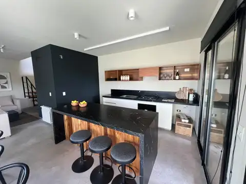 Depto Tipo Casa en Venta con 2 cocheras
