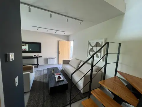 Depto Tipo Casa 4 ambientes con 3 baños