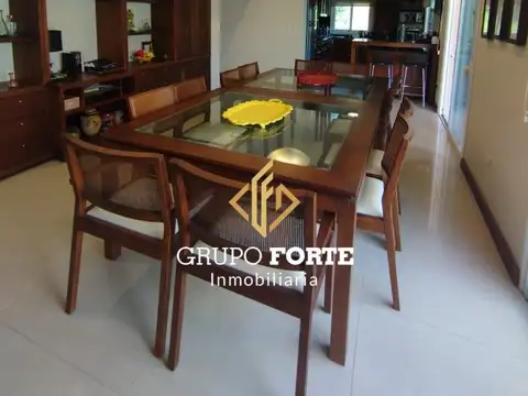 Casa en Venta con 4 cocheras