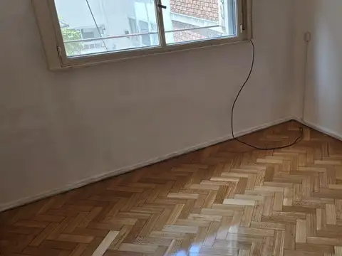 Ecuador 1400, entre Arenales y Santa Fe-Departamento 2 ambientes completo!