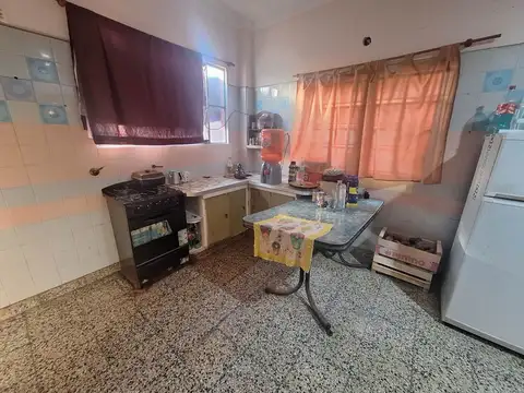 Casa en venta 3 ambientes, San miguel, con parque.