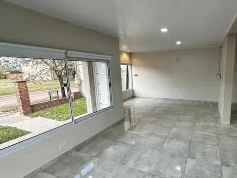 Casa en Venta en Villa Elisa, USD 120.000
