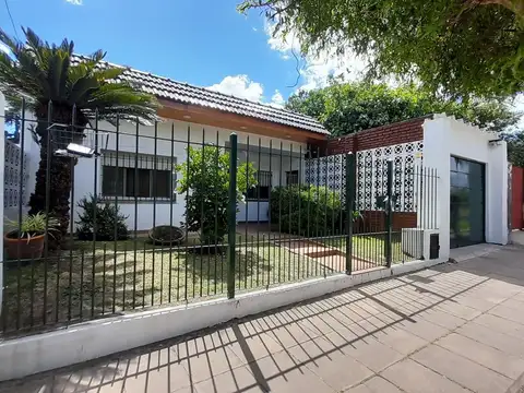 VENTA CASA 4 AMBIENTES + DEPTO MONOAMBIENTE MERLO