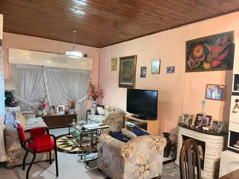 Casa en Venta con 3 cocheras