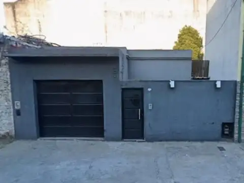 CASA EN PLANTA BAJA EN RAMOS MEJIA. ALQUILER