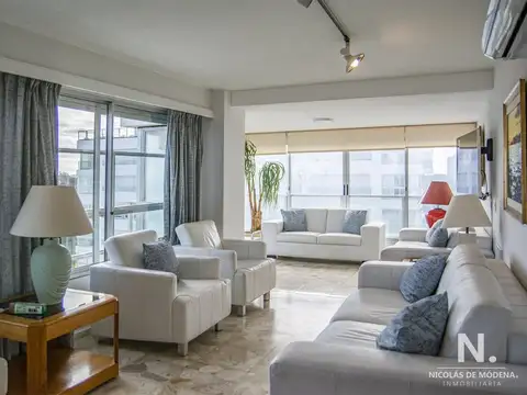 Departamento en Venta en Playa Mansa, USD 520.000