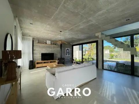 Casa en Venta con 6 cocheras