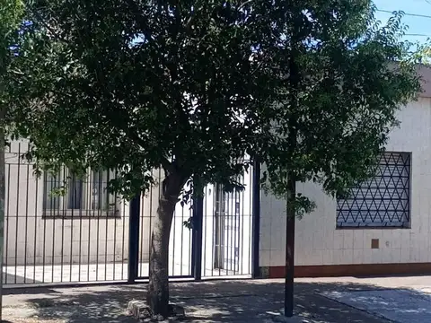 ALQUILER CASA 5 AMBIENTES VILLA DE MAYO