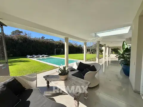 Casa en Venta en Ayres De Pilar, USD 980.000