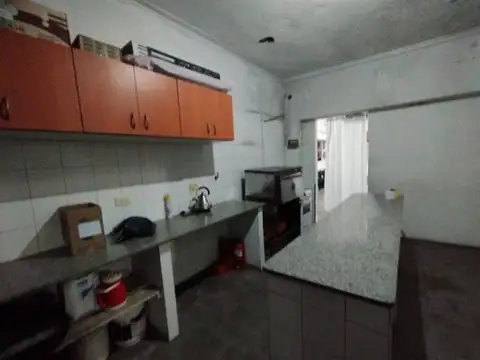 Montevideo esquina 40 100