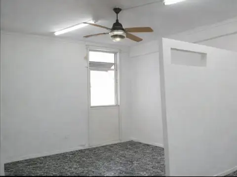 OFICINA EN VENTA ¡PLENO CENTRO DE VILLA BALLESTER!