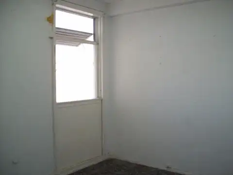 OFICINA EN VENTA ¡PLENO CENTRO DE VILLA BALLESTER!
