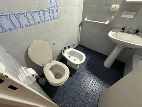 AMPLIO DEPARTAMENTO MONOAMBIENTE - SUPER LUMINOSO !