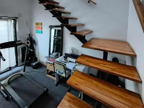 Depto Tipo Casa en Alquiler con 1 cocheras
