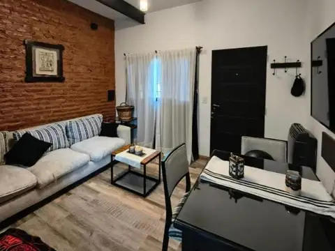 Depto Tipo Casa en Alquiler de 3 ambientes