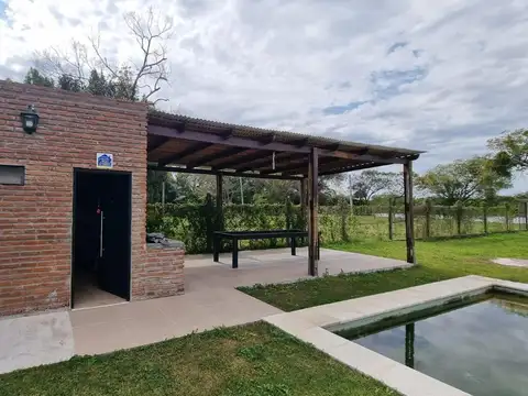 Quincho en barrio cerrado - Loma alta - Zona GOLF