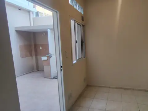 Depto Tipo Casa en Alquiler en Flores Norte, $ 900.000