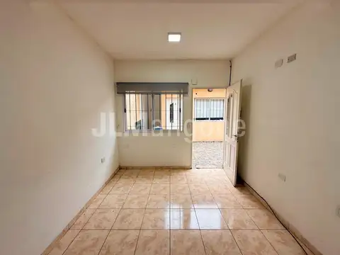 Depto Tipo Casa en Alquiler de 1 dormitorio