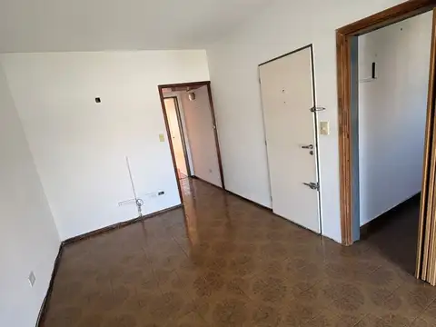 Departamento en Venta en San Isidro Vias / Rolon, USD 84.000