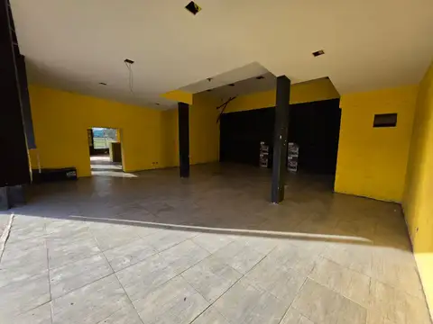 Local en Venta 71 años