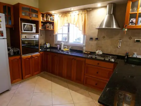 VENTA CASA 3 AMB PARQUE PERMUTA TEMPERLEY APTO CREDITO