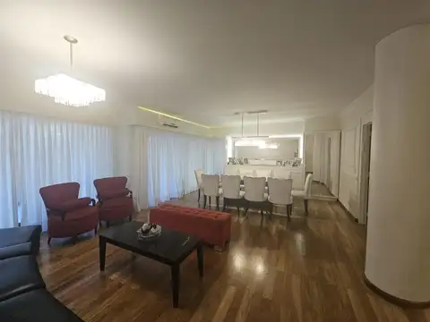 Venta Departamento de 5 Ambientes en Barrio Norte con Cochera y Baulera