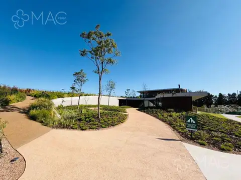 Lote en barrio Los Puentes