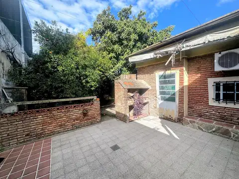 Casa 5 ambientes con 1 baño