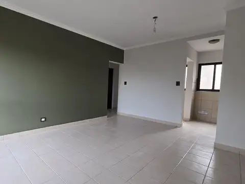 LUMINOSO, ESTAR COMEDOR, COCINA CON LAVADERO SECTORIZADO, 2 DORMITORIOS CON PLACARES, UNO CON BALCON