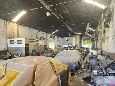 GALPÓN CON PLAYA EN CALLE BAHIA BLANCA - LAS HERAS