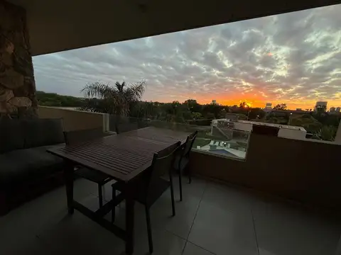Departamento en Alquiler Temporal en Chateau Carreras, USD 1.700