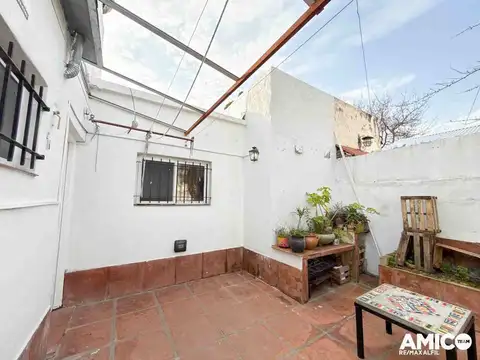 PH 2 dormitorios en venta La Plata, al frente