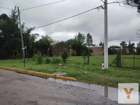 Ituzaingó e/ French y Juan Domingo Perón