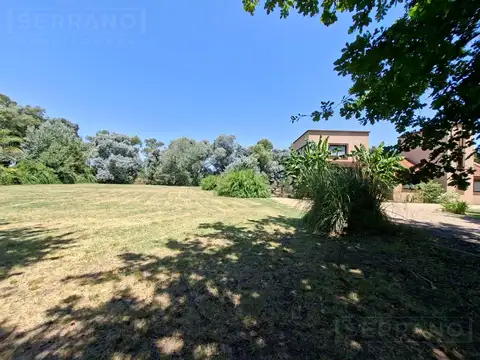 Venta Terreno 1950 m2 en San Joaquin, Exaltacion de la Cruz, Acepta vehículo