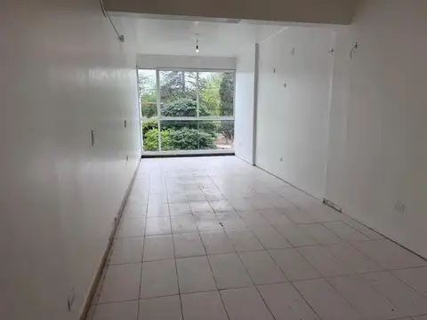 Oficina en Alquiler en Chacras de Coria, $ 1.700.000