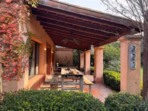 Casa 6 ambientes con 3 baños