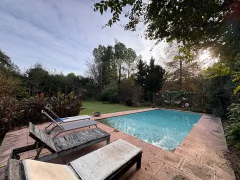 CASA EN VENTA EN BARRIO CERRADO LA CHELTONIA 