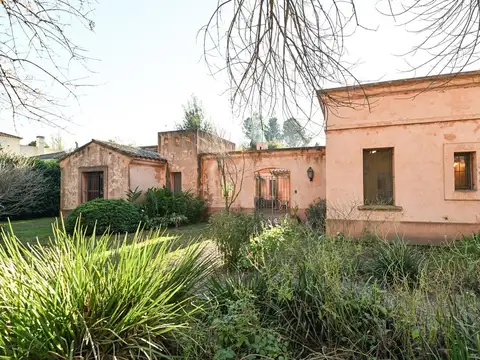 CASA EN VENTA EN BARRIO CERRADO LA CHELTONIA 