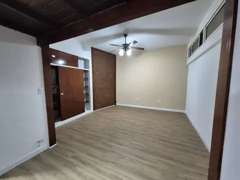 Carrasco 600, Piso 1