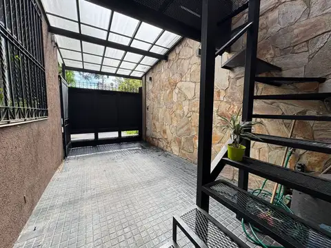 Depto Tipo Casa en Venta en Piñeyro, USD 125.000