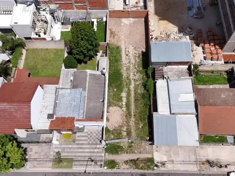 Terreno en venta de 333 m2 totales. Ubicado en pleno Centro Campana