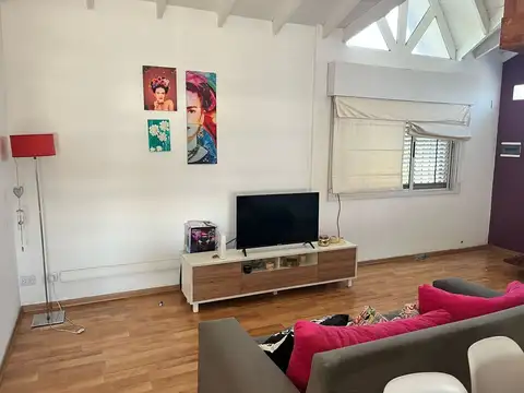 Depto Tipo Casa en Venta de 3 ambientes