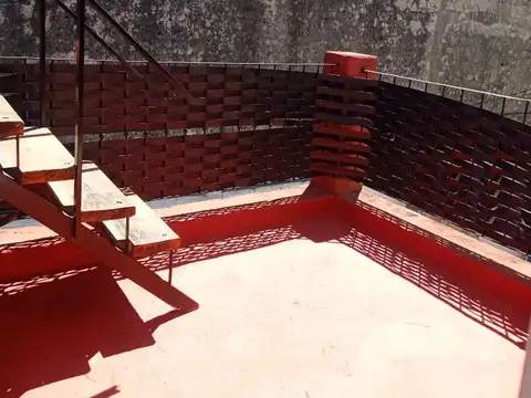 Oficina 5 ambientes con 2 baños