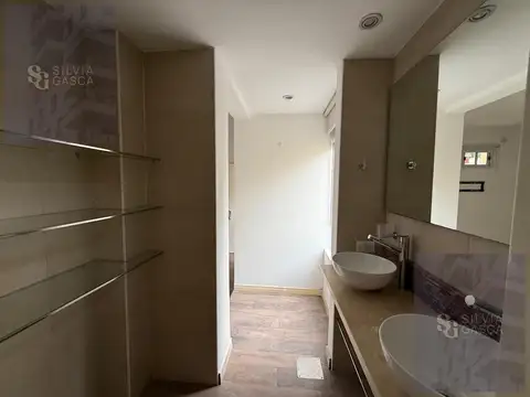 Depto Tipo Casa 3 ambientes con 2 baños