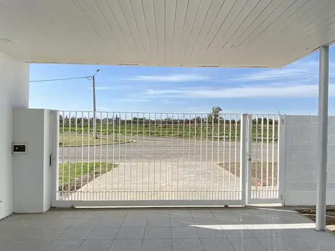 Casa 5 ambientes con 2 baños